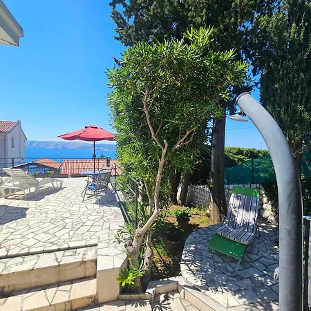 Apartament In 27342 *