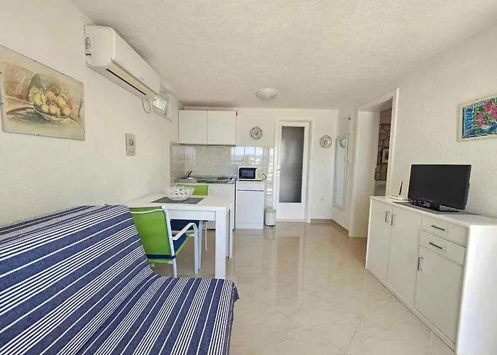 In 27342 * Novi Vinodolski