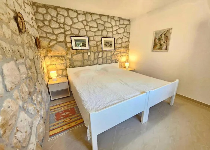 In 27342 * Novi Vinodolski