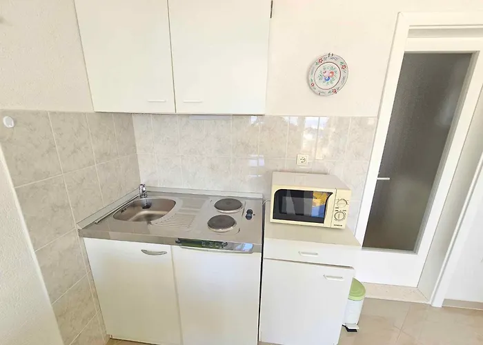 In 27342 * Novi Vinodolski