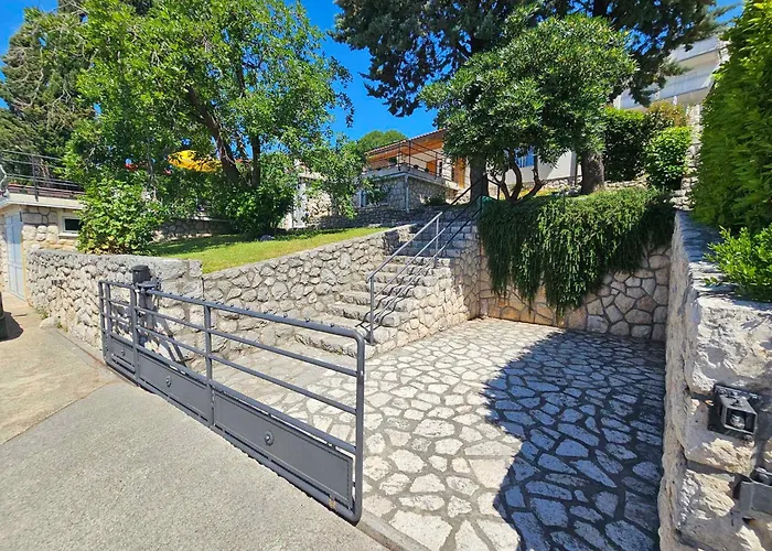 In 27342 Novi Vinodolski